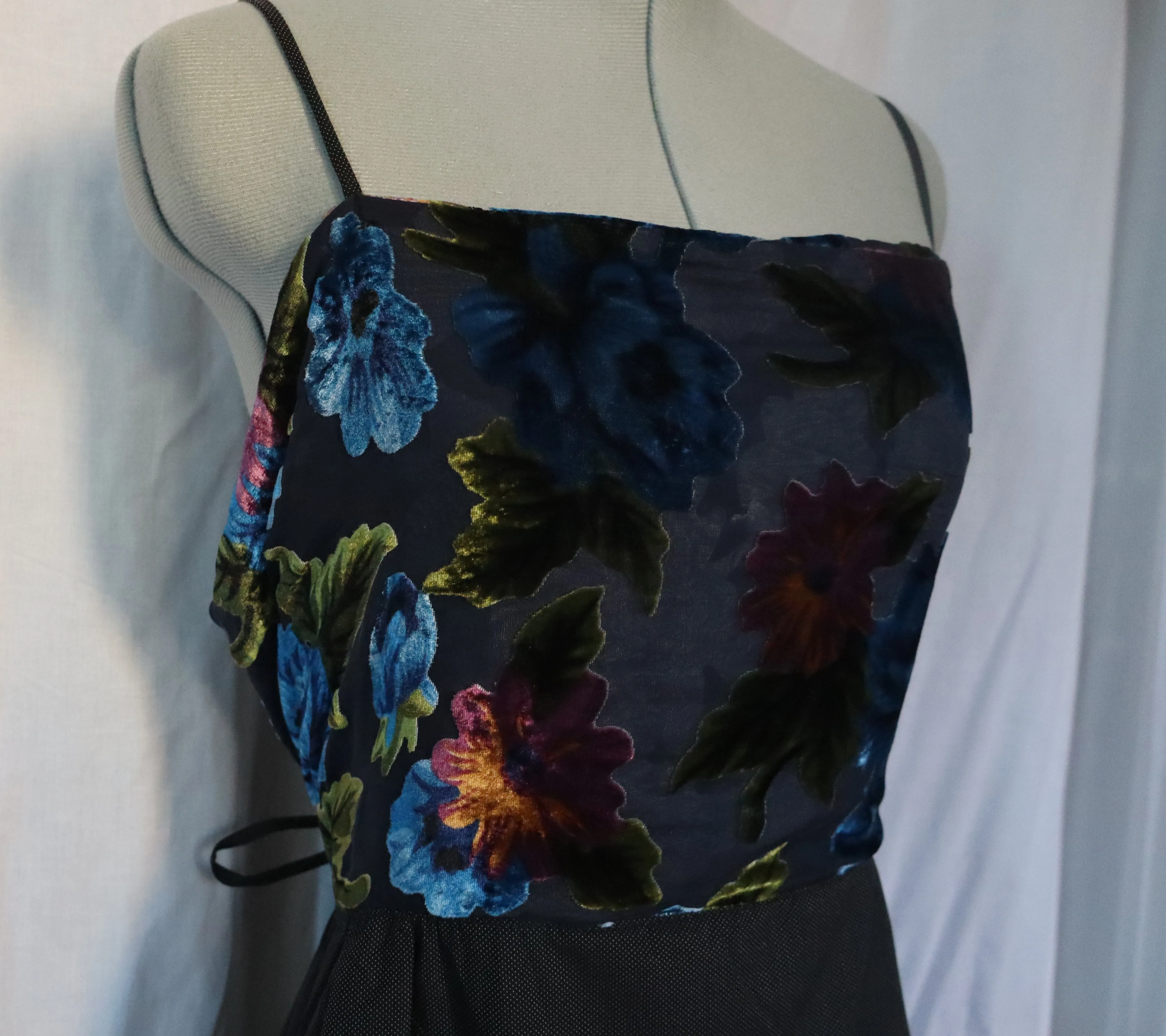 Side view of the Delphinium Shadow Sundress